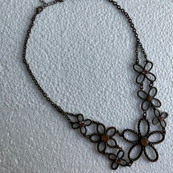 Vintage Bronze Metal Flower Power Necklace (Avon?) - Picture 3 of 7